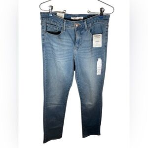 Signature Levi Strauss Straight Fit Totally Shaping Denim Jeans